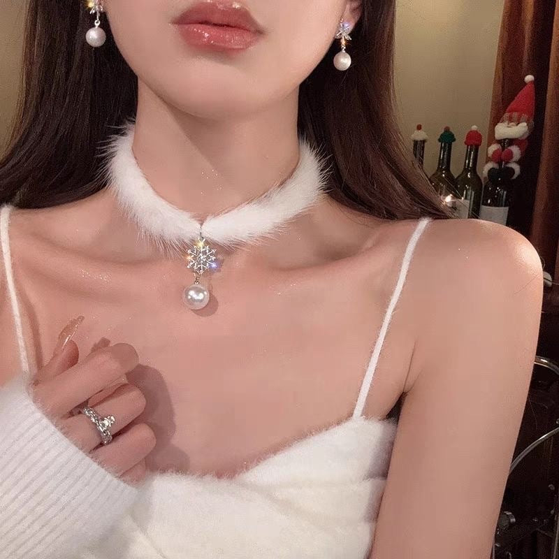 Women's White Fur Collar Light Luxury Minority Neck Necklaces