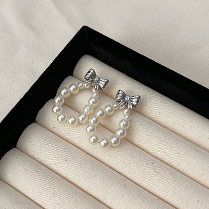 Women's Luxury Asymmetric Pearl Fashion Personality Elegant Niche Rings