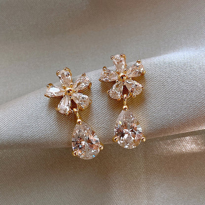 Fresh Simple Flower Light Luxury Fashion Earrings