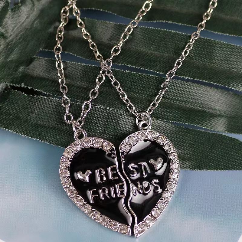 Girlfriends Heart-shaped Clavicle Pair Of Good Necklaces