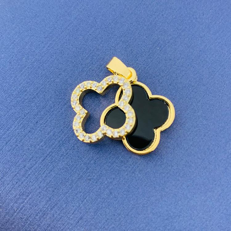 Rotating Clover Simple Hundred Source Ornament Pendants