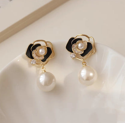 Fresh Simple Flower Light Luxury Fashion Earrings