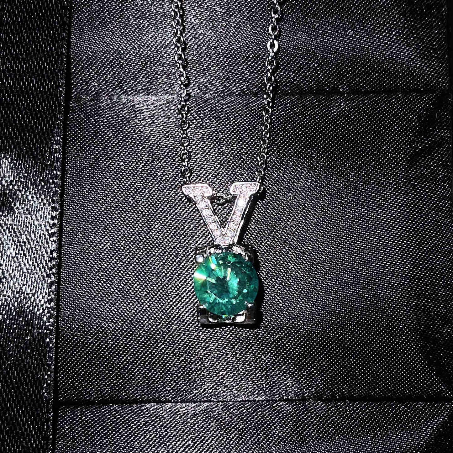 Live Streaming Maldives Blue Green Diamond Deer Pendants