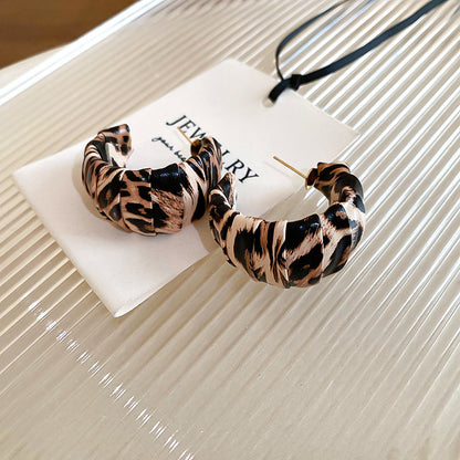 Women's Leopard Print Shaped Ear Fashionable Retro Earrings