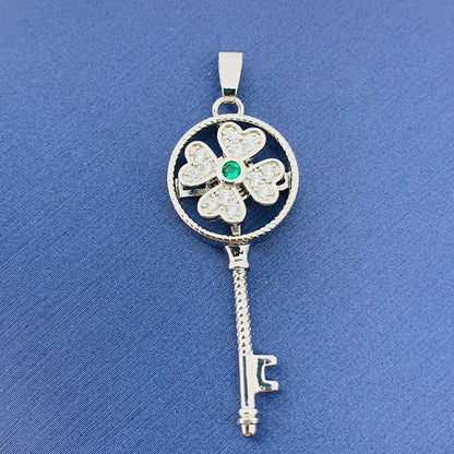 Rotating Clover Simple Hundred Source Ornament Pendants