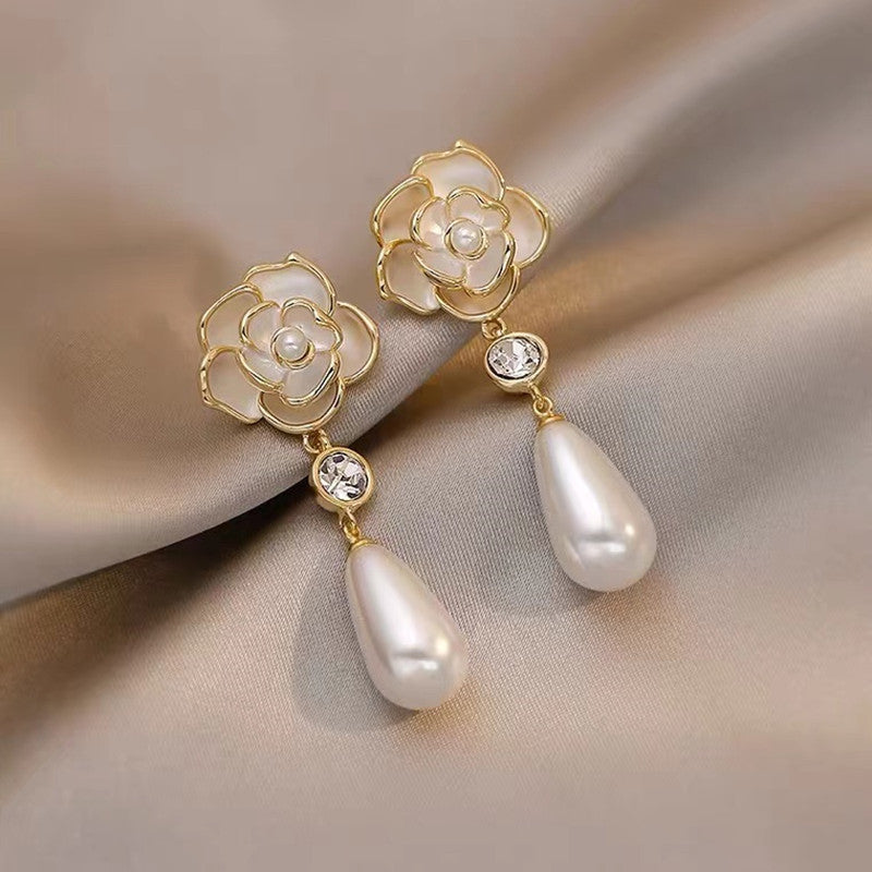 Women's Pearl Flower High-grade Minority Elegance Retro Earrings