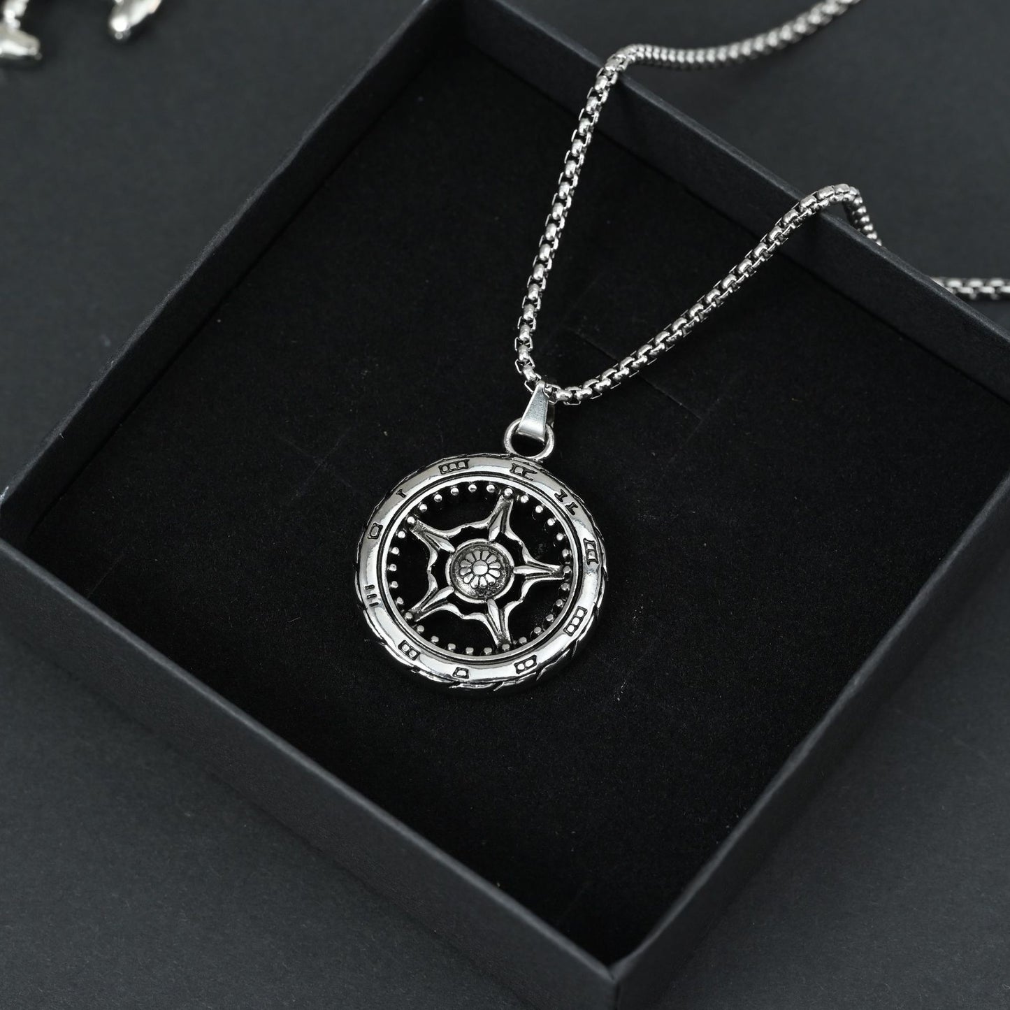 Men's Street Stylish Round Six-pointed Star Sun Necklaces