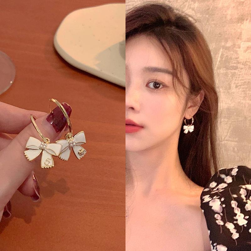 Asymmetric Rabbit Flower Mori Creative Design Earrings