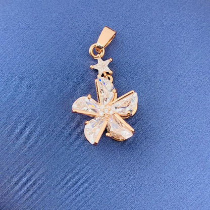 Rotating Clover Simple Hundred Source Ornament Pendants