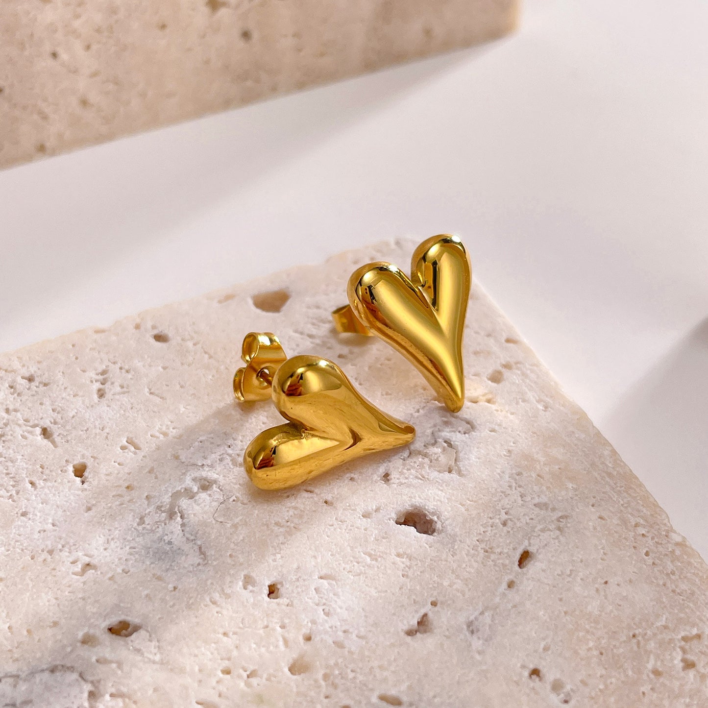 Three-dimensional Heart-shaped Light Luxury High Sense Earrings