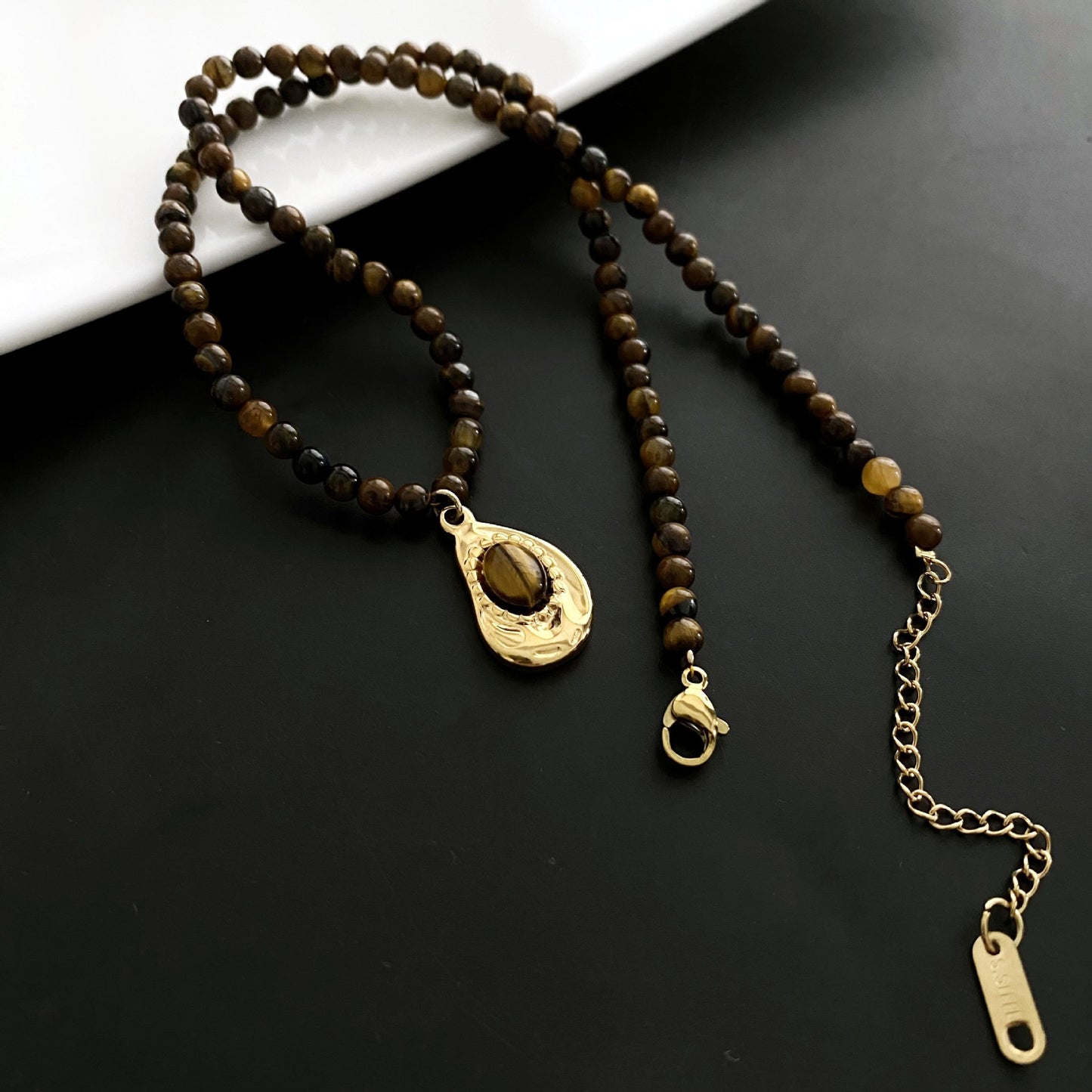 Women's Retro Tiger Eye Light Luxury Sense Necklaces