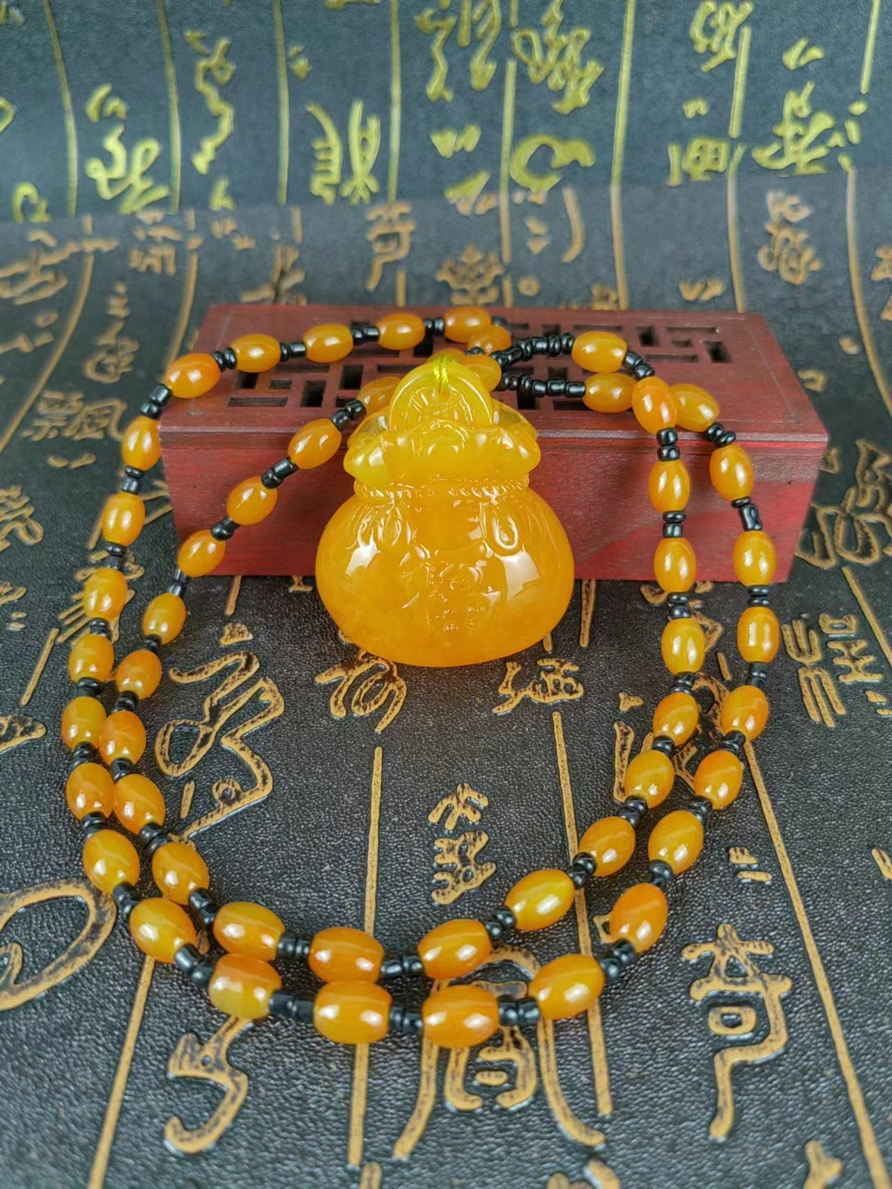 Women's & Men's Chinese Summer Imitation Beeswax Calabash Pendent Jewelry Pendants