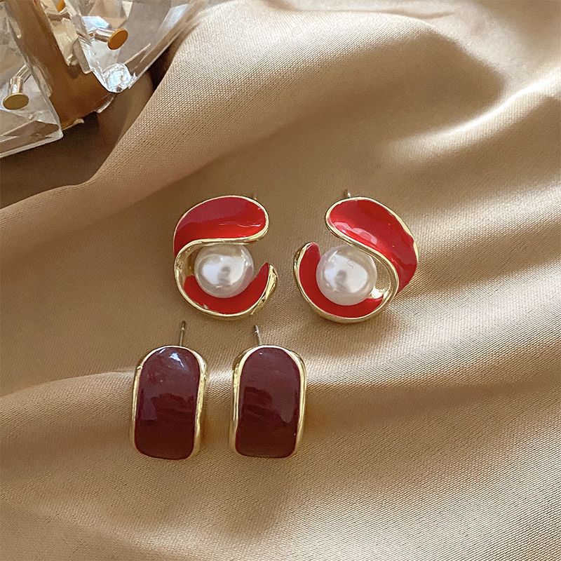 Women's Red Retro Style Light Luxury High-grade Earrings