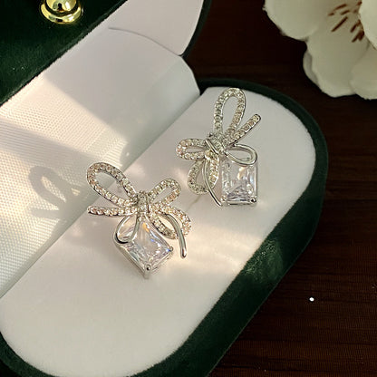 Women's Needle Simple Graceful Bow Ribbon Zircon Earrings