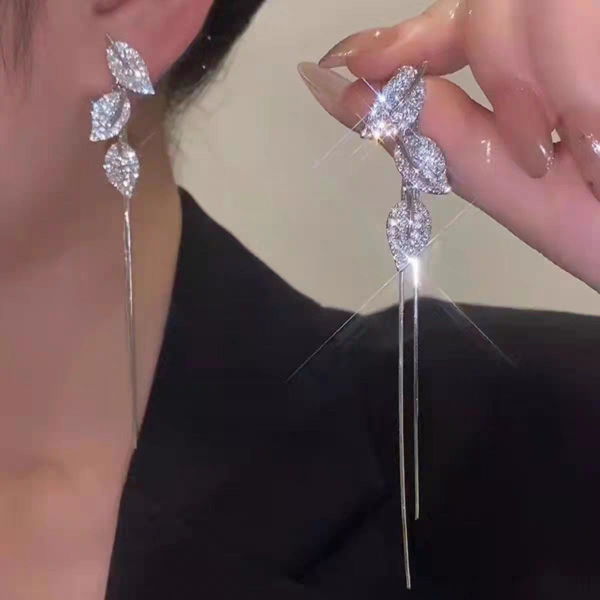 Women's Long Full Rhinestone Tassel Fashion Elegant Earrings