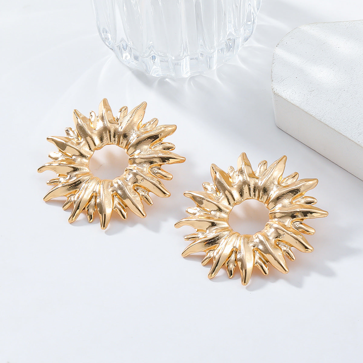 Three-dimensional Texture Sunflower Simple Elegant Polygon Earrings