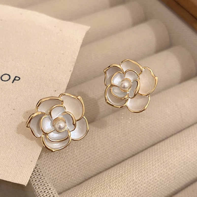 Fresh Simple Flower Light Luxury Fashion Earrings