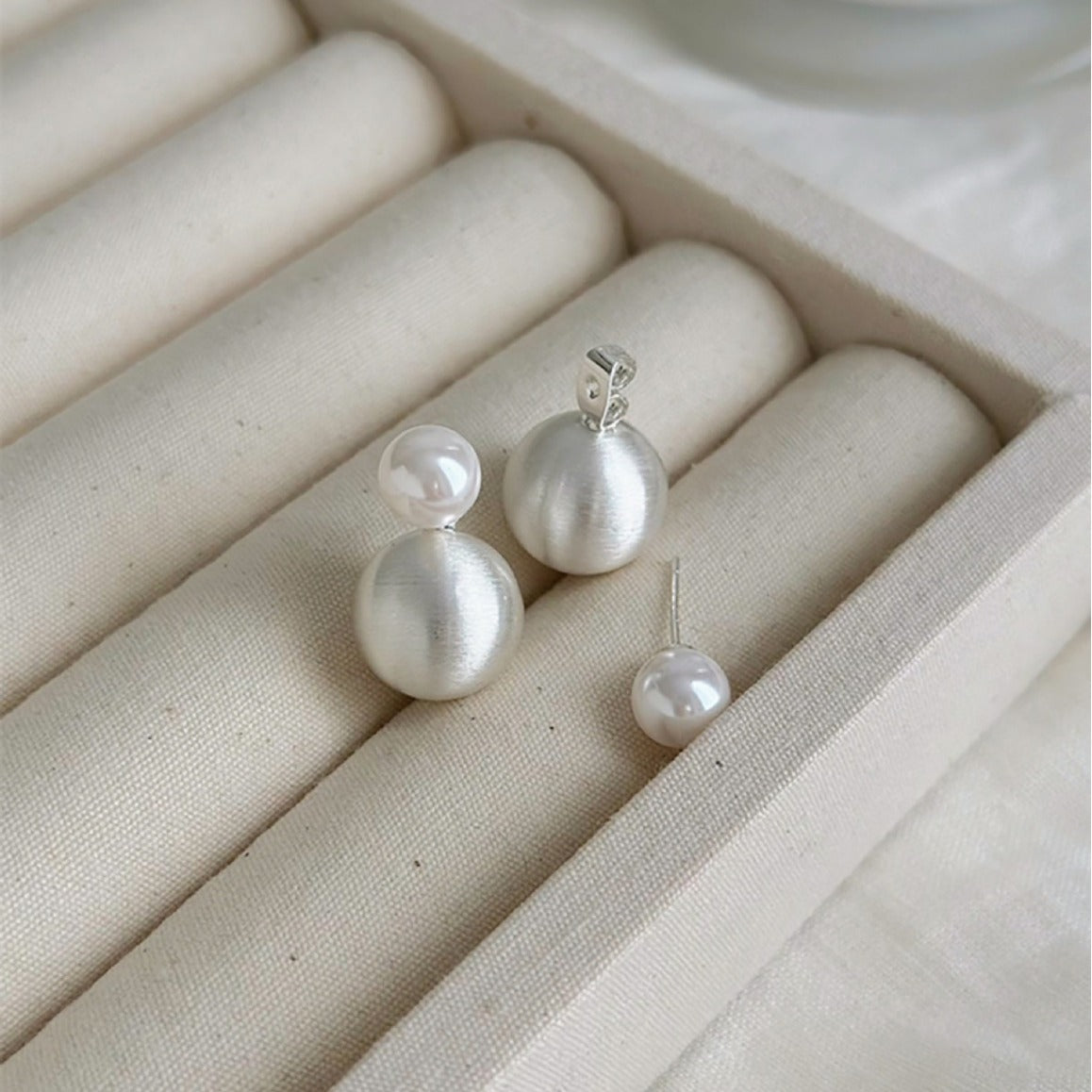 Brushed Round Temperament Entry Lux Simple Earrings