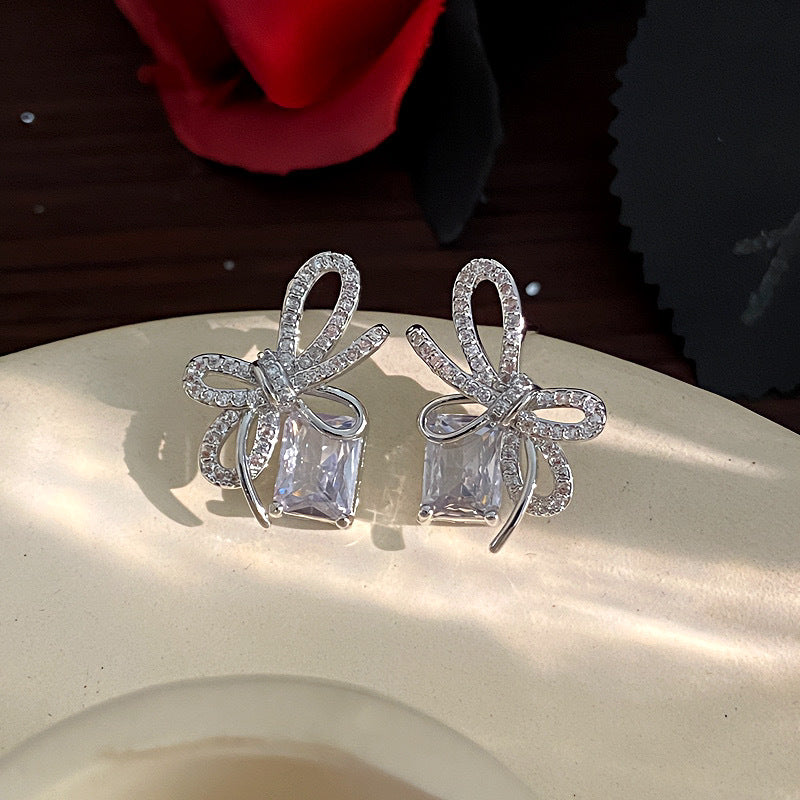 Women's Needle Simple Graceful Bow Ribbon Zircon Earrings