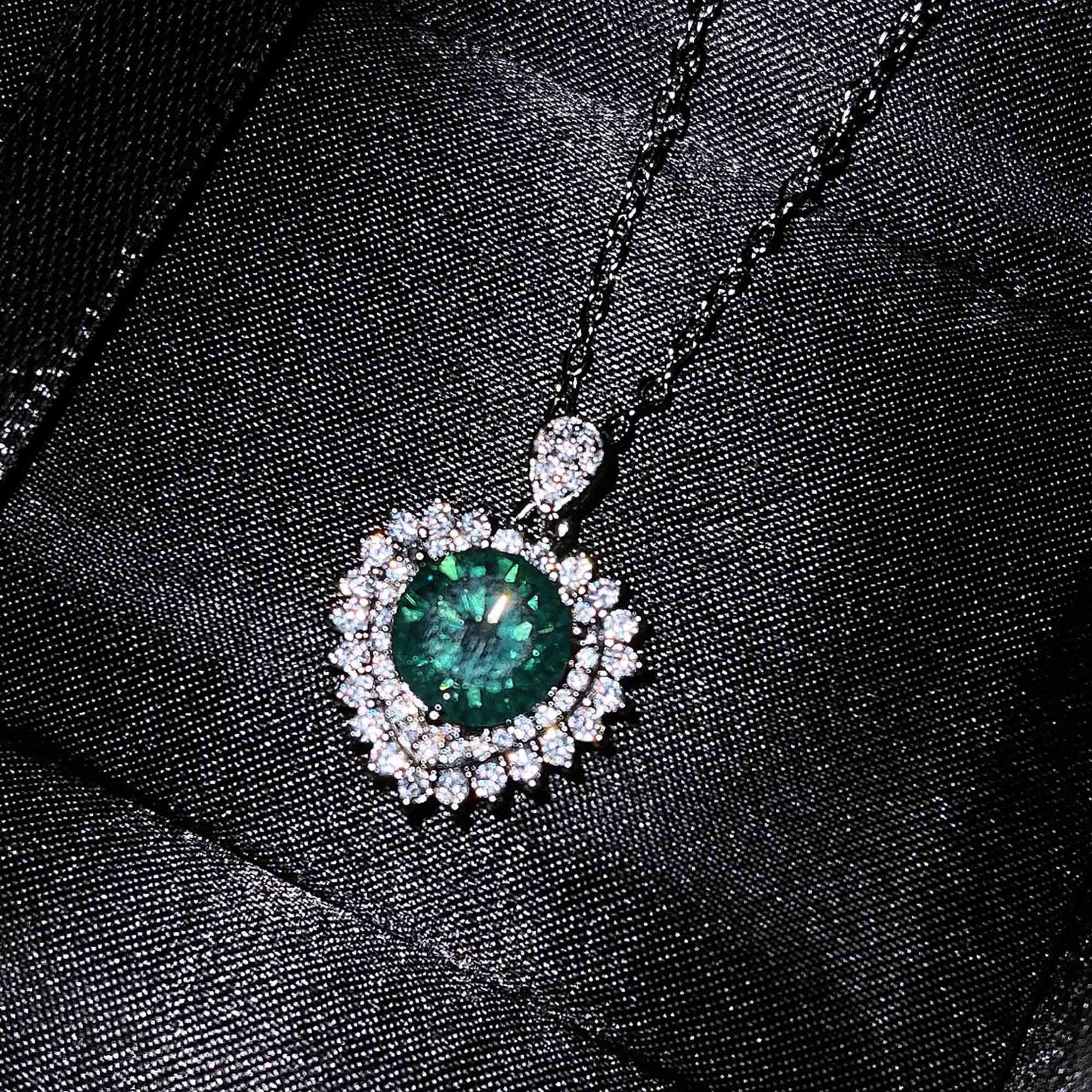 Live Streaming Maldives Blue Green Diamond Deer Pendants