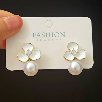 Fresh Simple Flower Light Luxury Fashion Earrings