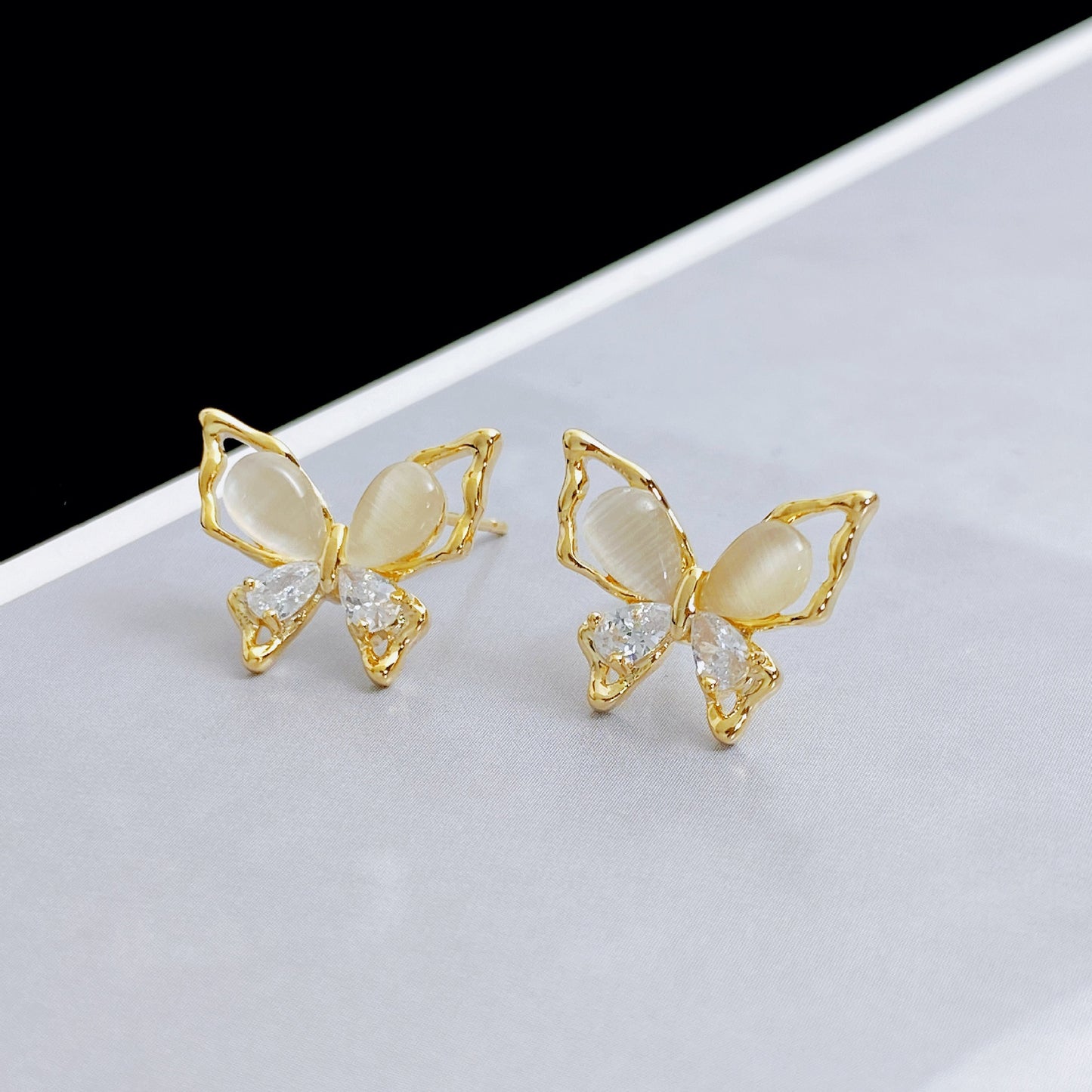 Women's Opal Stone Ear Sier Needle Fashion Earrings