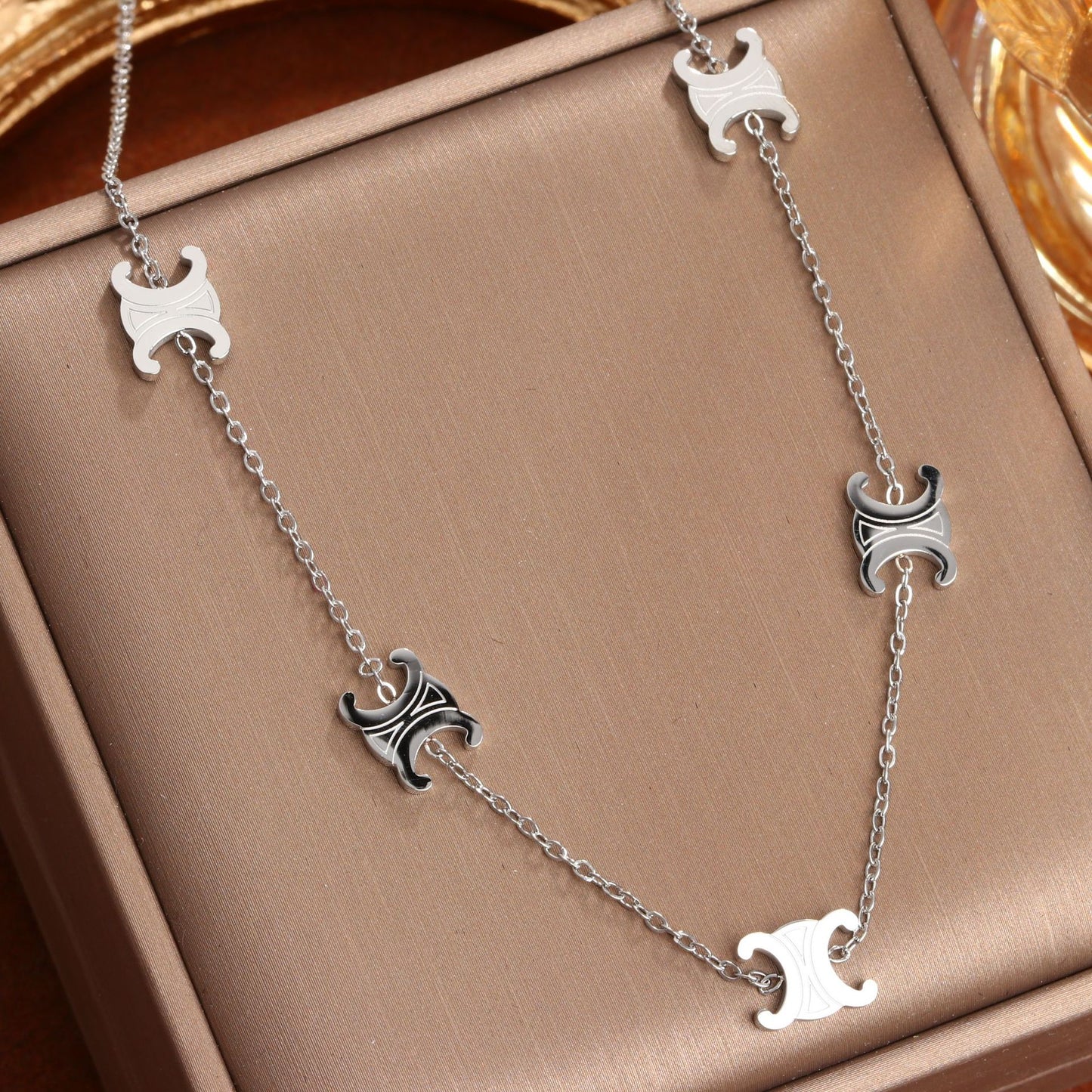 Women's Light Luxury Clavicle Chain High-grade Versatile Bracelets