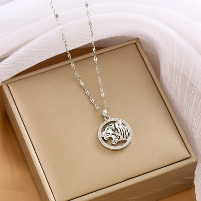 Steel Female Devil's Eye Niche Light Necklaces