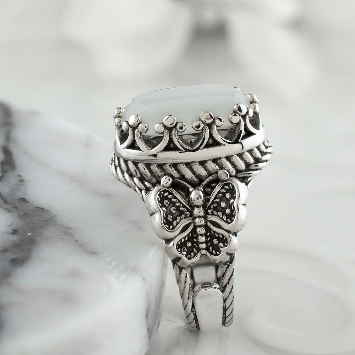 Women's Vintage Inlaid Moonstone Creative Butterfly Shape Rings