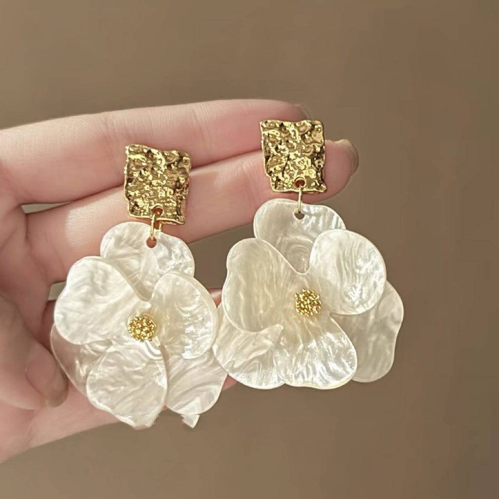 French Retro Flower Tassel Pearl Princess Style Affordable Luxury Earrings