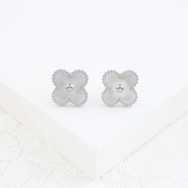 Steel Four-leaf Flower Fritillary Ear Do Earrings