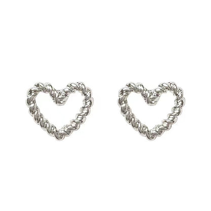 Simple Compact Twist Love Heart Female Earrings