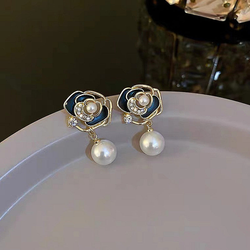 Women's Pearl Flower High-grade Minority Elegance Retro Earrings