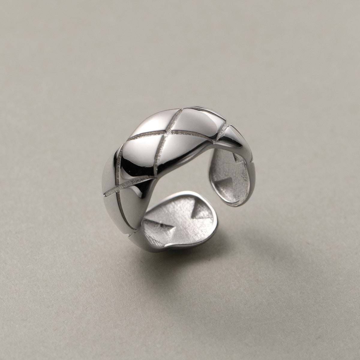 Diamond Plaid Twist Graceful Open Sense Rings