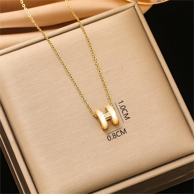 Women's Steel Ornament Design High-grade Light Luxury Necklaces