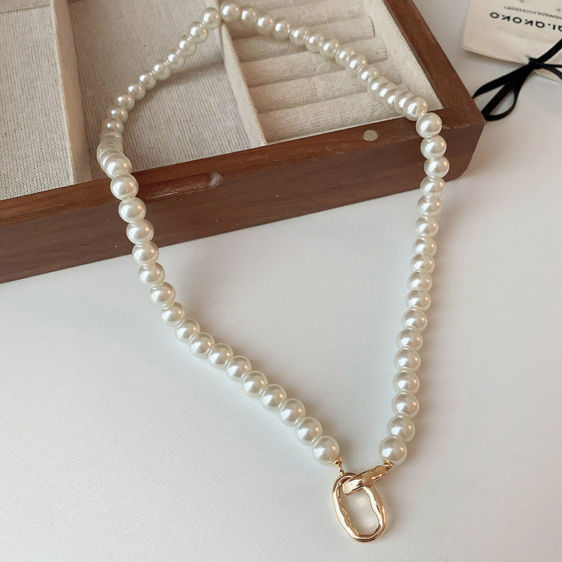 Women's Rhinestone Pearl French Retro Fashion Elegance Necklaces