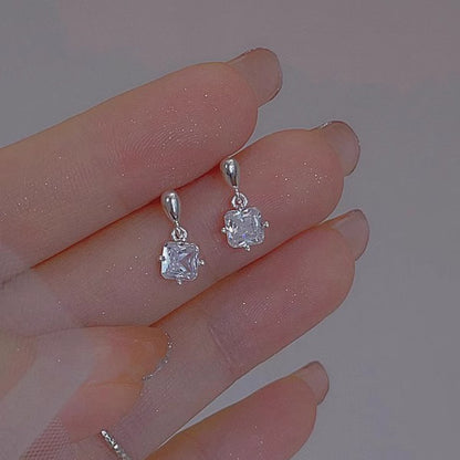 Women's Korean Style Zircon Butterfly Pearl Sier Needle Light Luxury Earrings