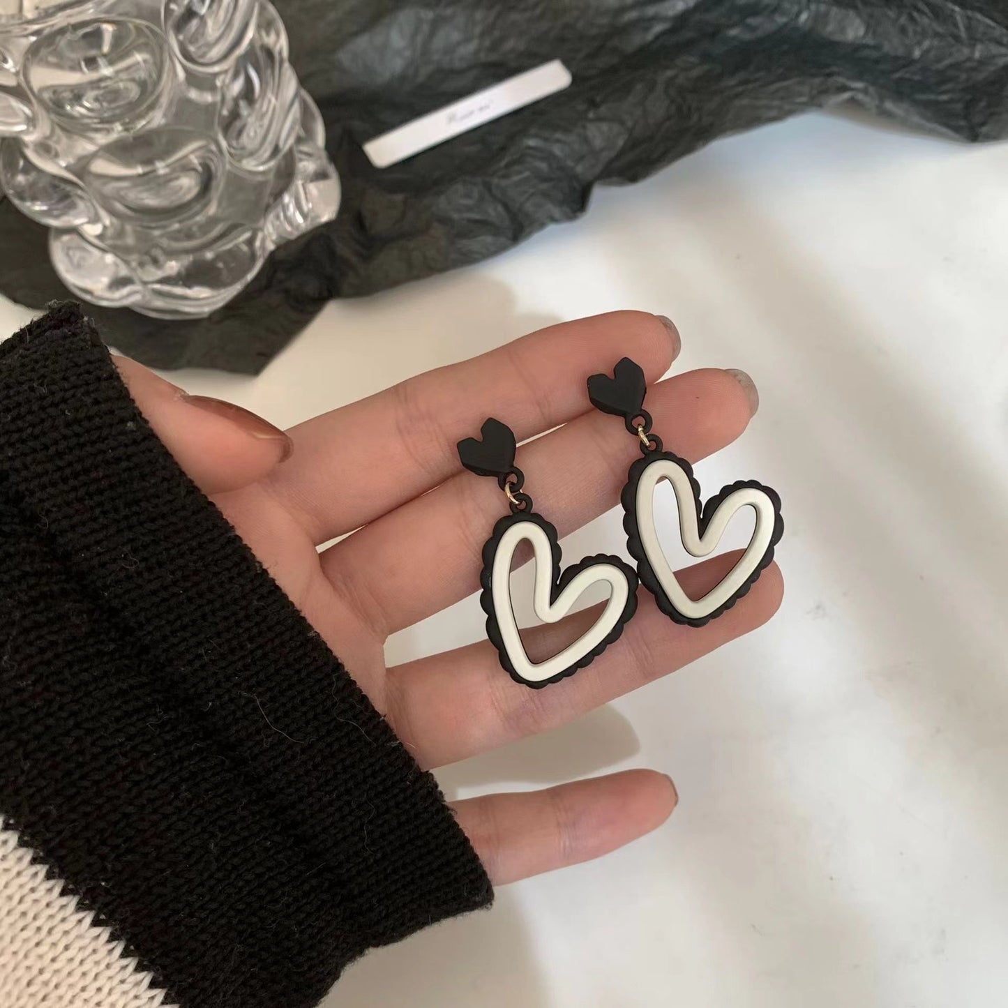 Heart Shape Black White Color Classic Earrings