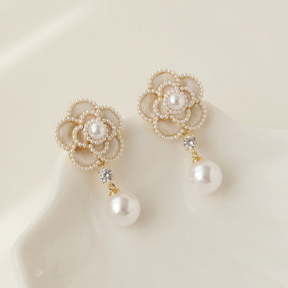 Women's Pearl Flower High-grade Minority Elegance Retro Earrings