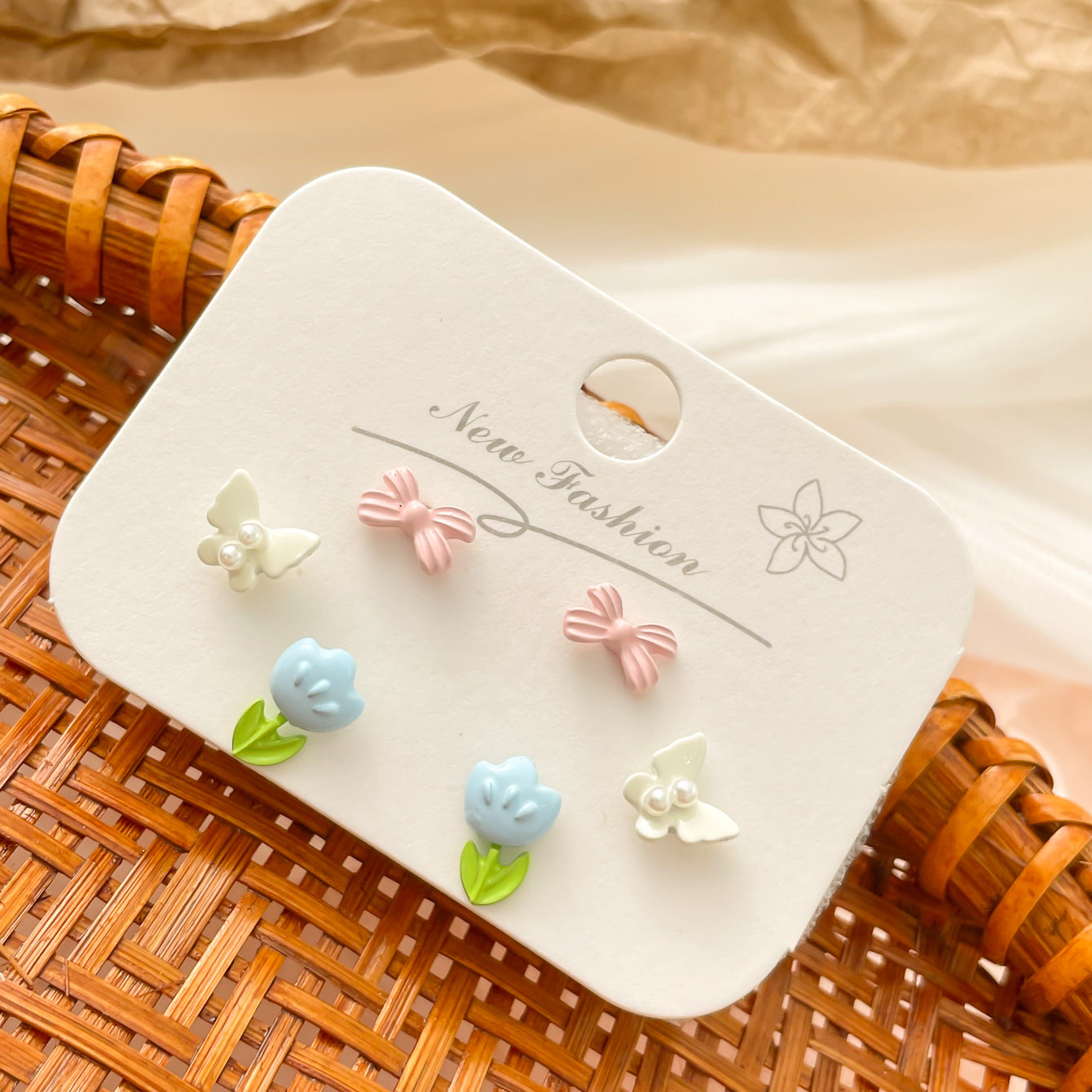 Women's & Children's Fresh Cute Sier Small Delicate High-grade Cartoon Fun Earrings