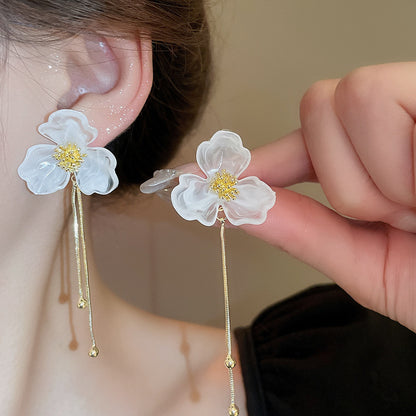 French Retro Flower Tassel Pearl Princess Style Affordable Luxury Earrings