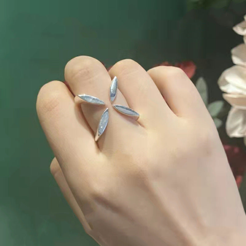 Four-leaf Female Simple Grace Personality Design Rings