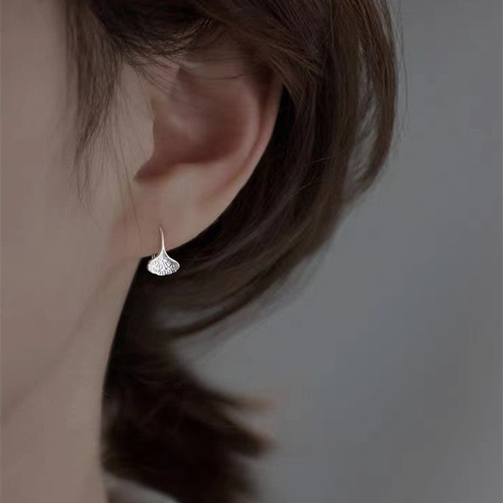 Women's Sier Leaf-shaped Temperamental Minority Design Ear Earrings