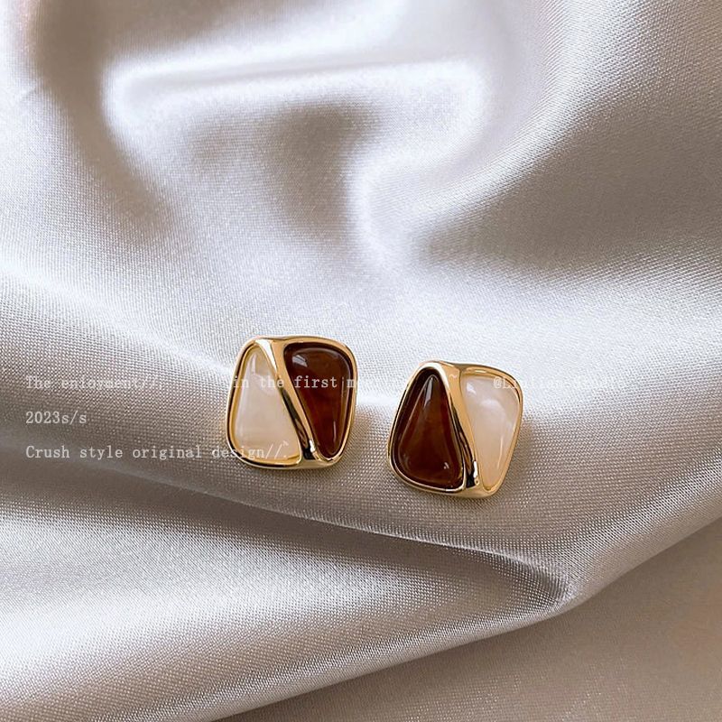 Vintage Niche Western Style High-grade Temperament Earrings