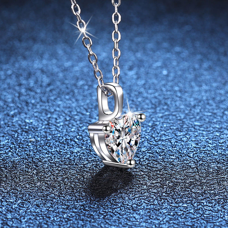 Women's Sier Simple Temperament Shaped Heart Moissanite Necklaces