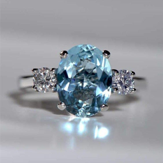High-grade Blue Gem Inlaid Egg-shaped Oversized Rings