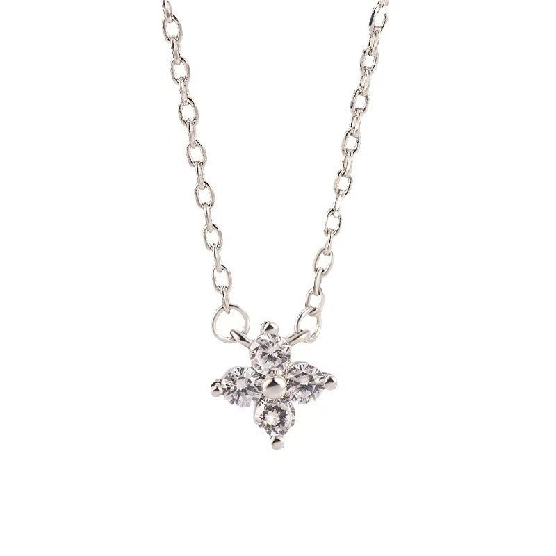 Women's Lucky Four-leaf Clover Small Clavicle Chain Light Luxury Necklaces