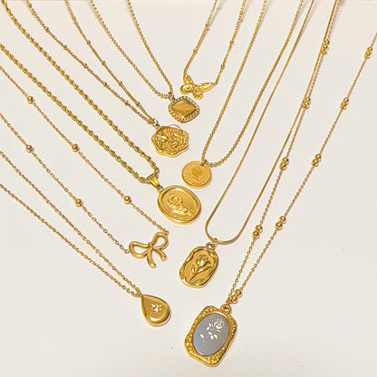 Women's No Fading Flower Light Luxury Clavicle Necklaces