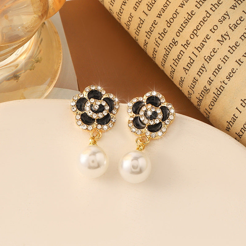 Women's Camellia Elegant Black Advanced Classic Style Earrings