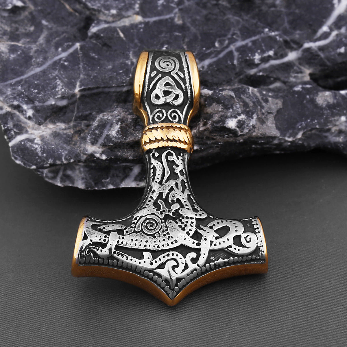 Men's Fashion Viking Triangle Knot Logo Quake Titanium Steel Personalized Pendants